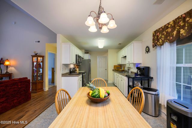 805 Wildwood Pointe Drive, New Bern, NC 28560