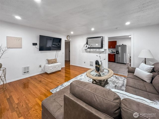 7660 S 126th Street, Seattle, WA 98178