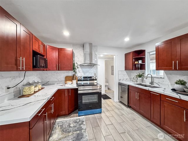 7660 S 126th Street, Seattle, WA 98178