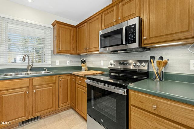 160 Glenmore Circle, Youngsville, NC 27596