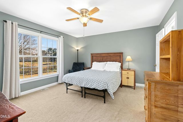 160 Glenmore Circle, Youngsville, NC 27596