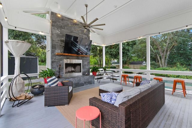 1031 Lakeview Drive, Mount Pleasant, SC 29464