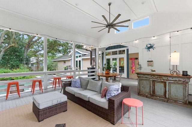 1031 Lakeview Drive, Mount Pleasant, SC 29464