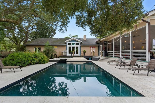 1031 Lakeview Drive, Mount Pleasant, SC 29464