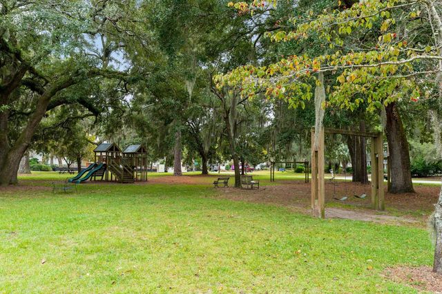 1031 Lakeview Drive, Mount Pleasant, SC 29464