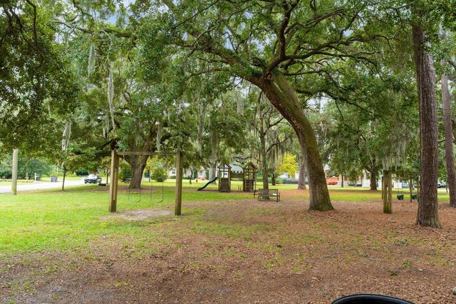 1031 Lakeview Drive, Mount Pleasant, SC 29464