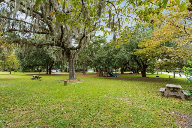 1031 Lakeview Drive, Mount Pleasant, SC 29464