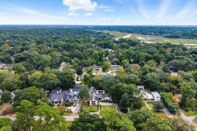 1031 Lakeview Drive, Mount Pleasant, SC 29464