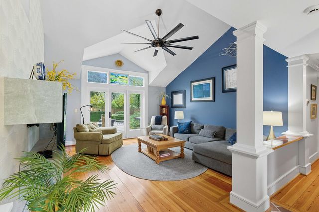 1031 Lakeview Drive, Mount Pleasant, SC 29464