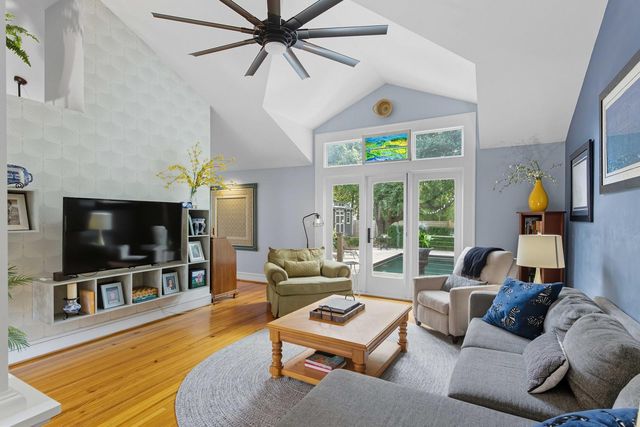 1031 Lakeview Drive, Mount Pleasant, SC 29464