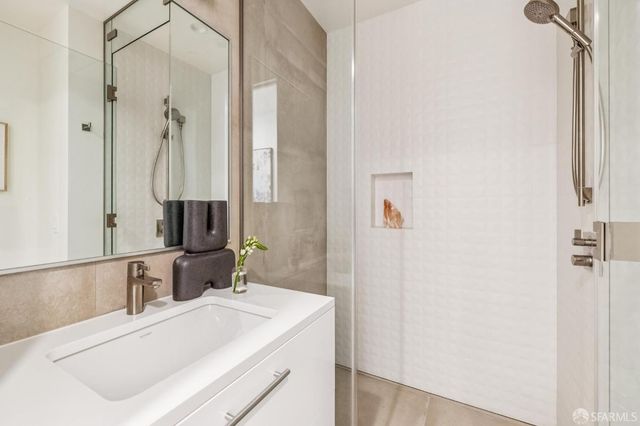 2160 Hayes Street 2, San Francisco, CA 94117