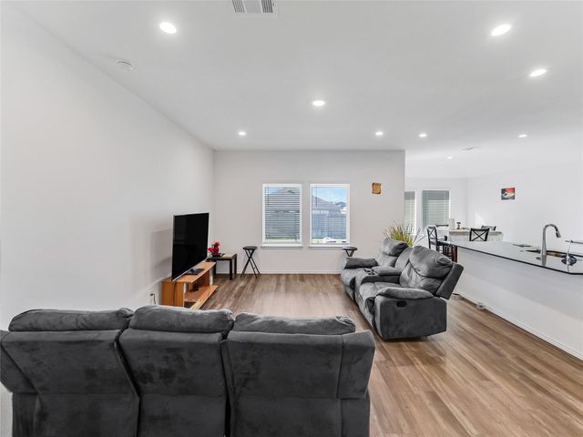 40519 Crisp Beech Street, Magnolia, TX 77354