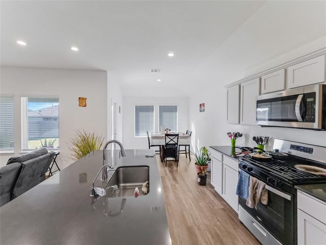 40519 Crisp Beech Street, Magnolia, TX 77354