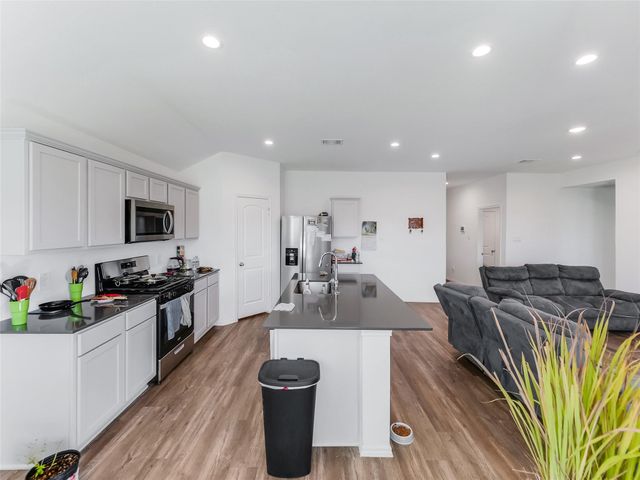 40519 Crisp Beech Street, Magnolia, TX 77354