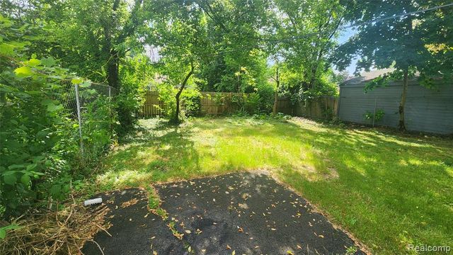 18480 Evergreen Road, Detroit, MI 48219