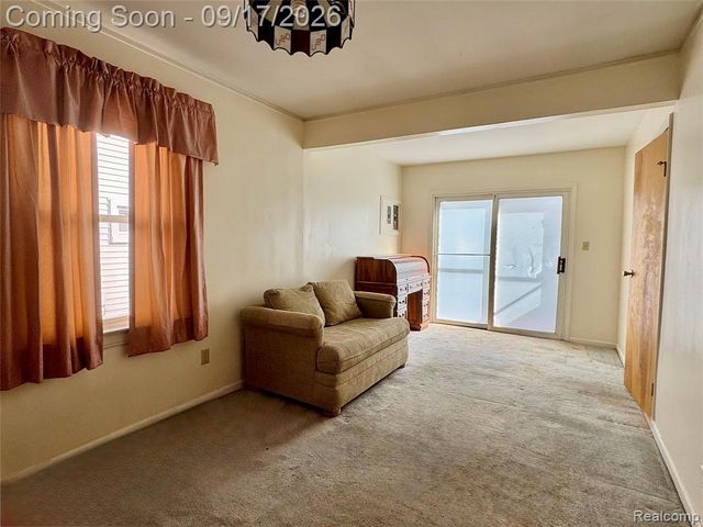 1367 W Saratoga Street, Ferndale, MI 48220