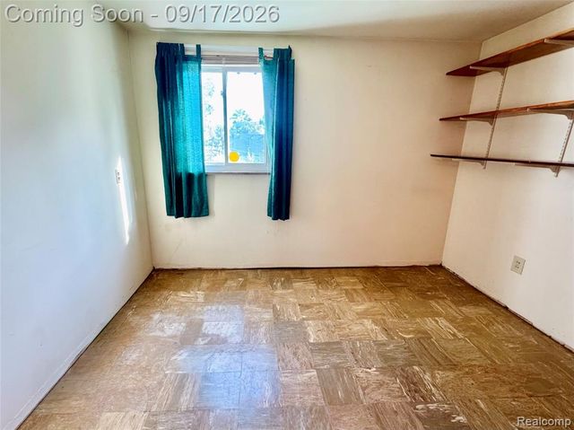 1367 W Saratoga Street, Ferndale, MI 48220