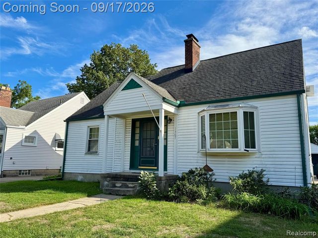 1367 W Saratoga Street, Ferndale, MI 48220