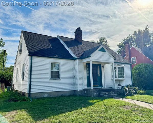 1367 W Saratoga Street, Ferndale, MI 48220