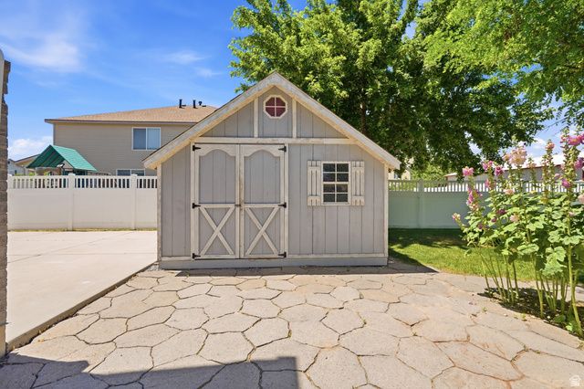 3538 W 2400 S, Syracuse, UT 84075