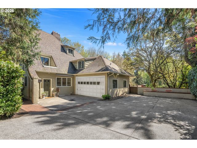 3574 E BURNSIDE St, Portland, OR 97214