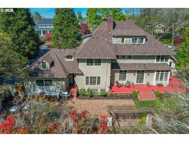 3574 E BURNSIDE St, Portland, OR 97214