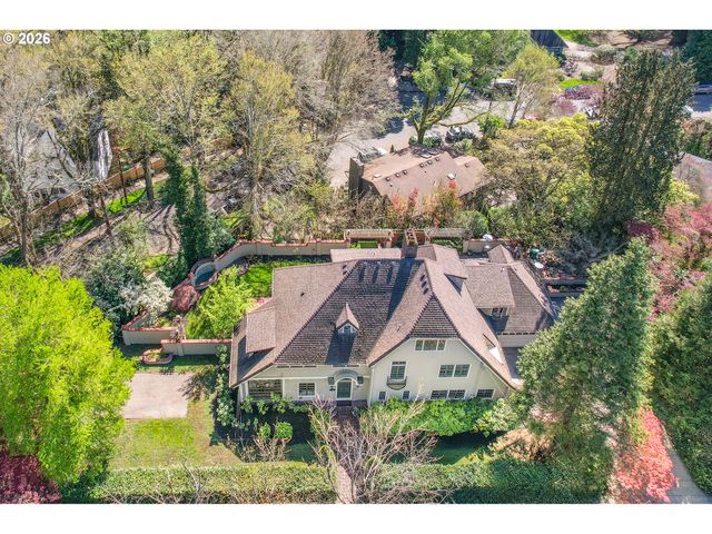 3574 E BURNSIDE St, Portland, OR 97214