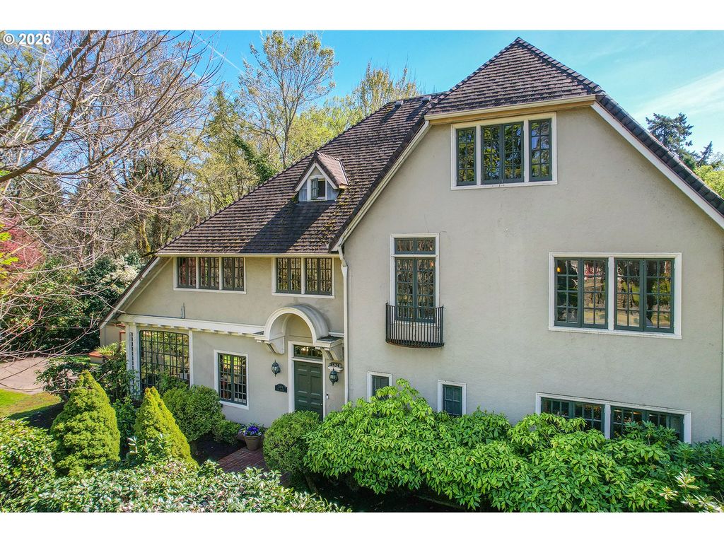 3574 E BURNSIDE St, Portland, OR 97214