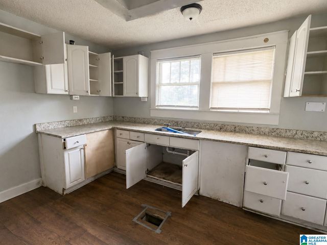 2608 AVENUE T, Birmingham, AL 35218