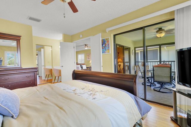 6901 SE Constitution Boulevard 204, Hobe Sound, FL 33455