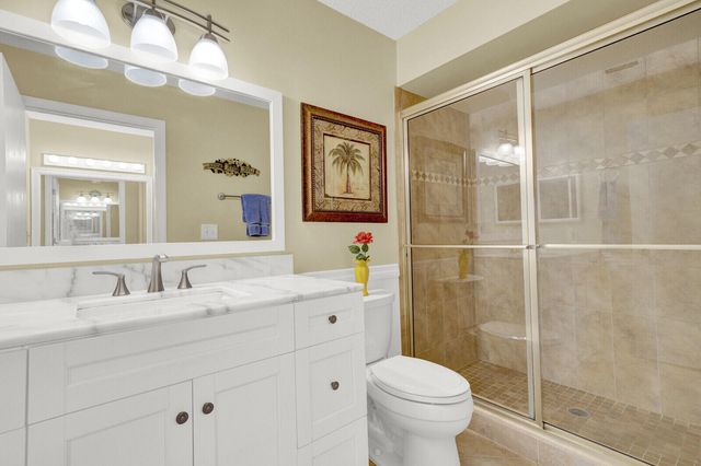 6901 SE Constitution Boulevard 204, Hobe Sound, FL 33455