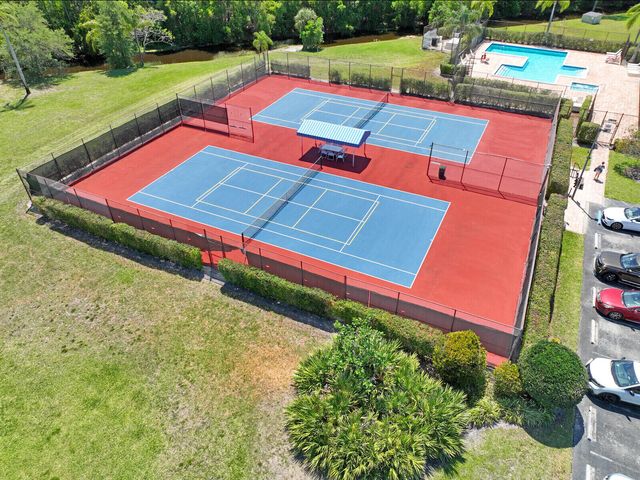 6901 SE Constitution Boulevard 204, Hobe Sound, FL 33455