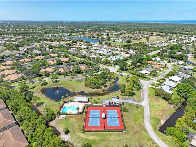 6901 SE Constitution Boulevard 204, Hobe Sound, FL 33455