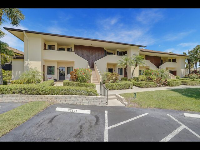 6901 SE Constitution Boulevard 204, Hobe Sound, FL 33455
