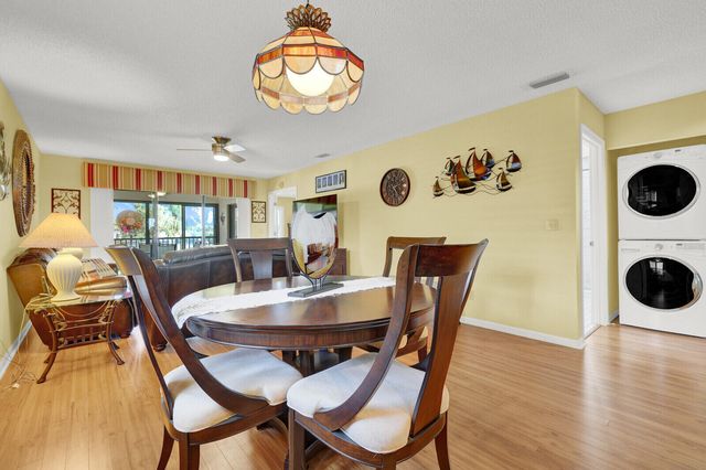 6901 SE Constitution Boulevard 204, Hobe Sound, FL 33455