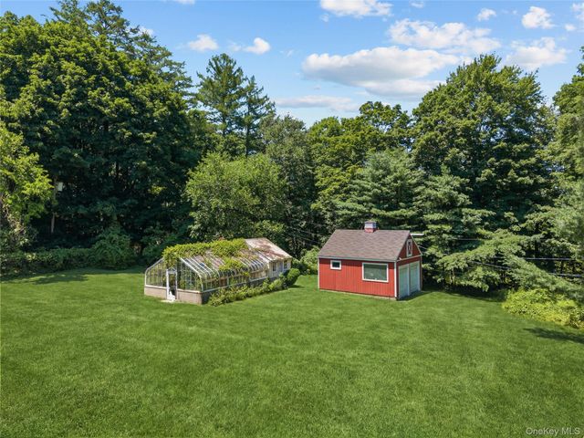 9 Oregon Road, Bedford Corners, NY 10549