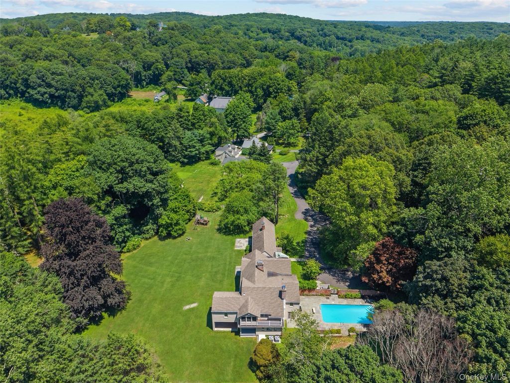 9 Oregon Road, Bedford Corners, NY 10549