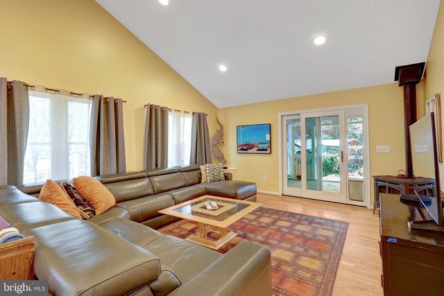 6631 KIRKLEY AVE, Mclean, VA 22101