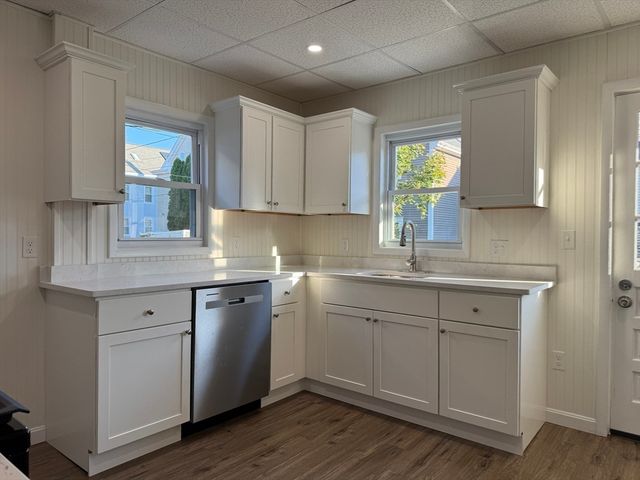 26 Keene St, New Bedford, MA 02740