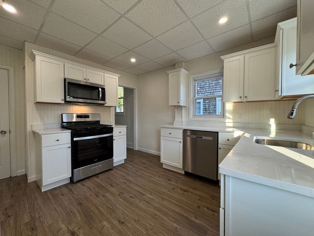 26 Keene St, New Bedford, MA 02740