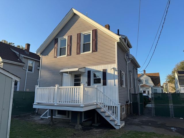 26 Keene St, New Bedford, MA 02740
