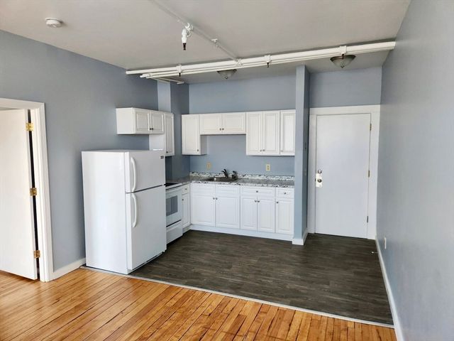 15 N Main St 16, Attleboro, MA 02703