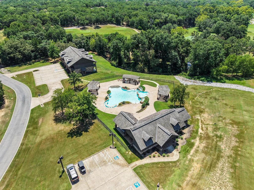 208 Castlewood Street, Gordonville, TX 76245