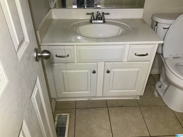 1058 KINGS FOREST DRIVE, Leeds, AL 35094