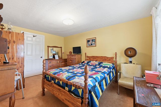 10002 DYKE RD, Stanardsville, VA 22973