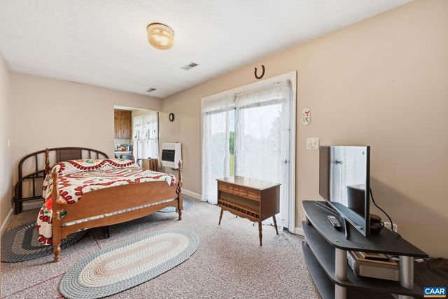 10002 DYKE RD, Stanardsville, VA 22973