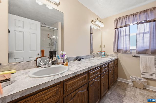 10002 DYKE RD, Stanardsville, VA 22973