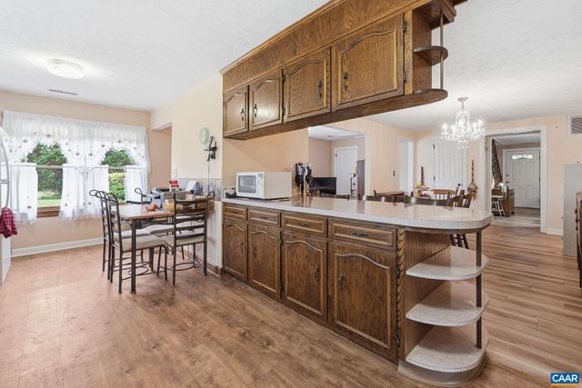 10002 DYKE RD, Stanardsville, VA 22973