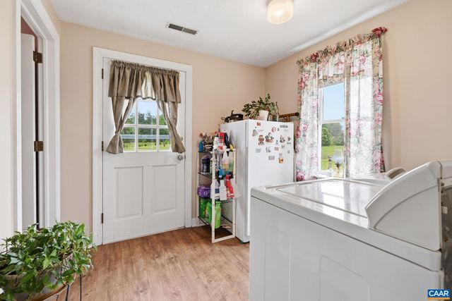 10002 DYKE RD, Stanardsville, VA 22973