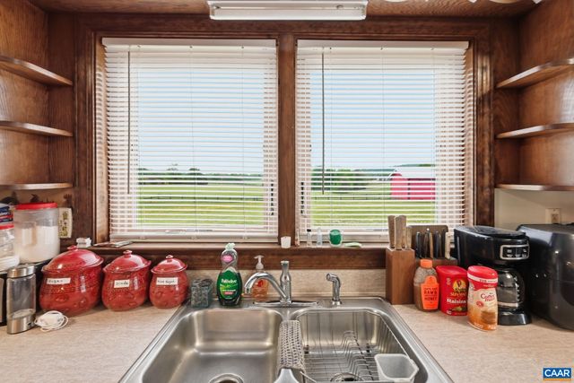 10002 DYKE RD, Stanardsville, VA 22973